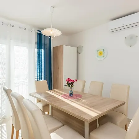 Mimoza 6, Baska, Krk バスカ