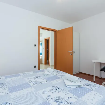 Mimoza 6, Baska, Krk バスカ