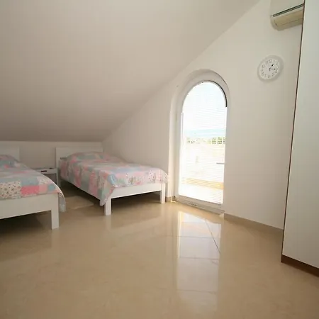 Apartment Mimoza 6, Baska, Krk Baska (Krk)