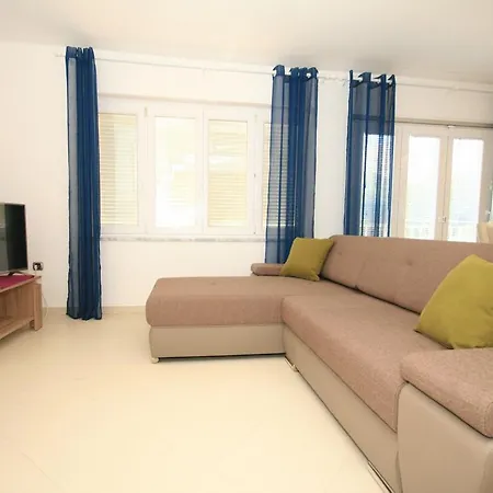 Mimoza 6, Baska, Krk * Baska (Krk)