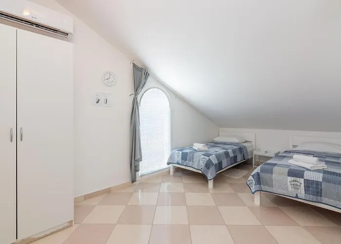 Mimoza 6, Baska, Krk Appartement Baška